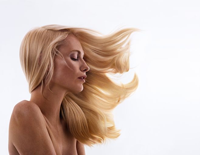 Brünette Junges Mädchen Mit Luxus Haare Wird Erregt Brünette Junges Mädchen Mit Luxus Haare Wird Erregt